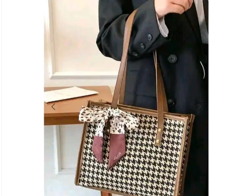 Handbags makkhi